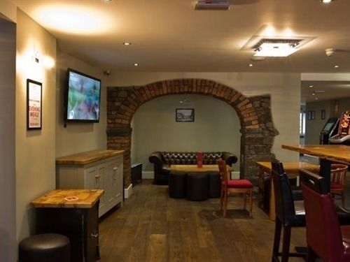 Cambrian Inn Tredegar Экстерьер фото